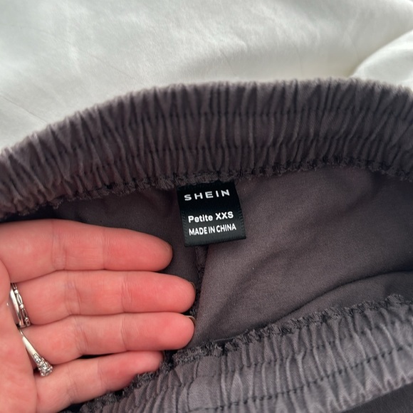 Shein lightweight cargos - Picture 2 of 2